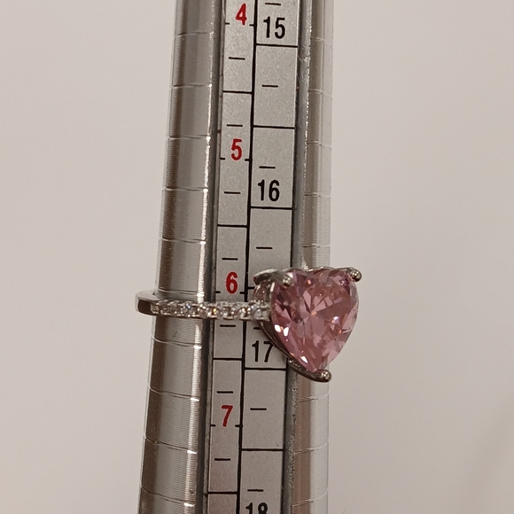 Nwot Heart-Shaped Pink Stone 18k White Gold Plated Valentines Ring Size 6 - Picture 4 of 8
